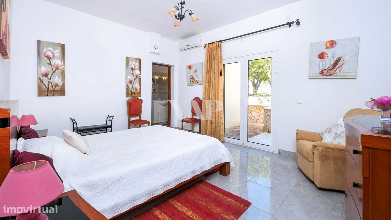 Moradia V5 de estilo tradicional com piscina privada, em Loulé - Grande imagem: 5/54