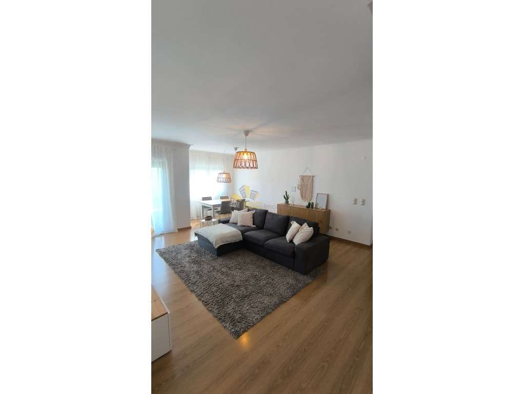 Apartamento Duplex T2+1 com Parqueamento, Arrecadação e Varanda | E...-0