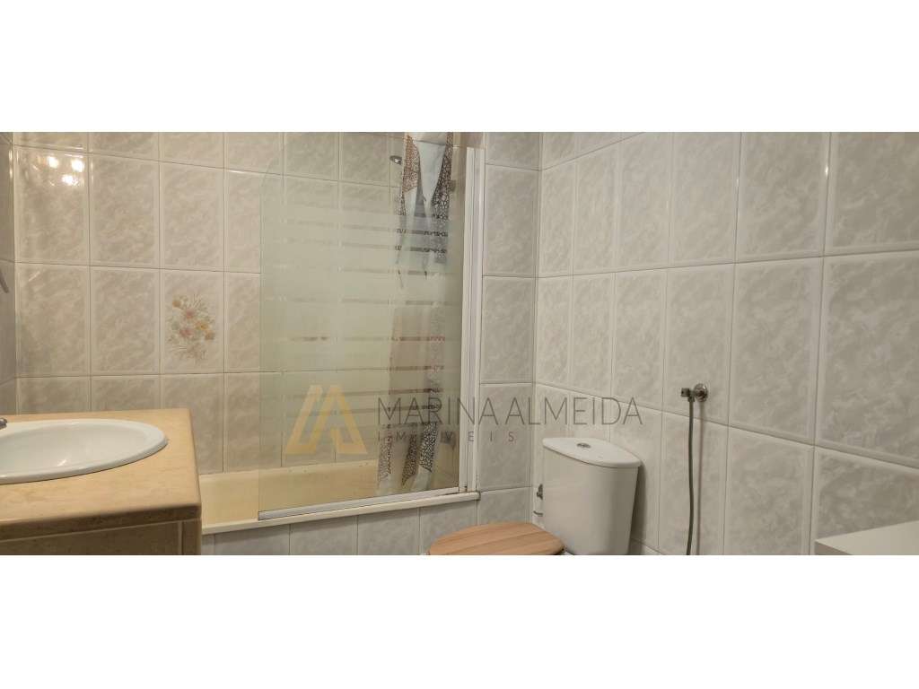 Apartamento t3, 1º andar com 99m2, 2 frentes, bastante luminoso com...-8