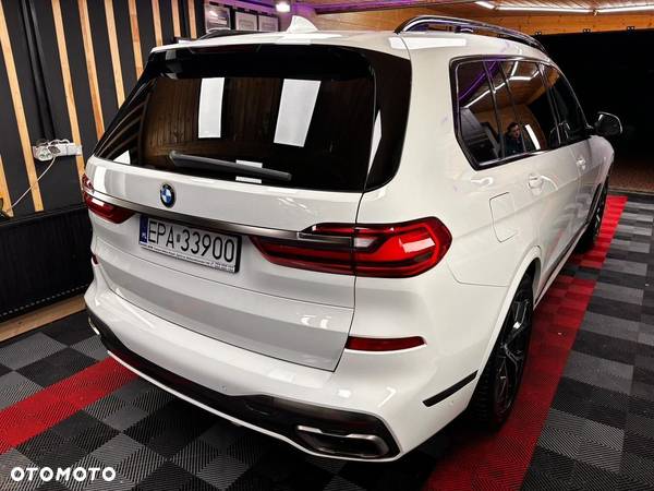 BMW X7 - 7