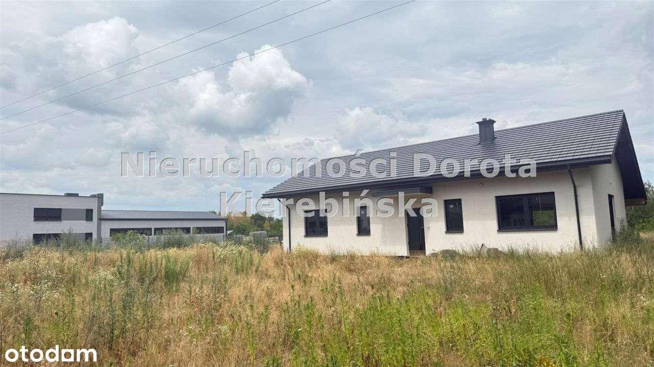 Dom w stanie deweloperskim na obrzeżach miasta.-9