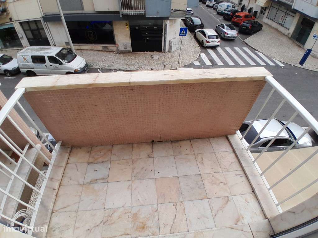 T3 Remodelado em Alvalade com varandas - Grande imagem: 2/42