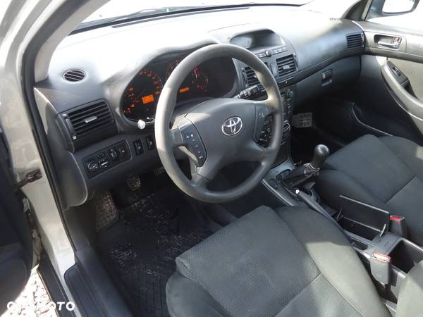 Toyota Avensis 1.6 VVT-i Terra - 5