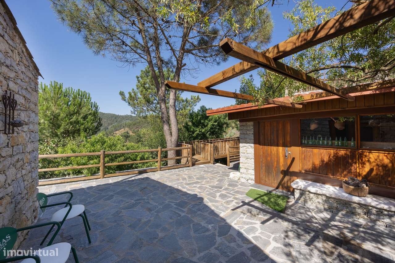 Moradia T2+2 | Piscina e Jardim | Vista Rio Zezêre | Dornes-37