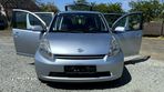 Daihatsu Sirion 1.0 - 9