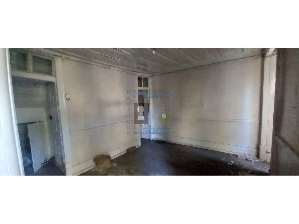 Prédio com 3 pisos em zona central de Alcantara, Lisboa - Grande imagem: 5/54