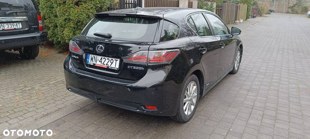 Lexus CT - 7