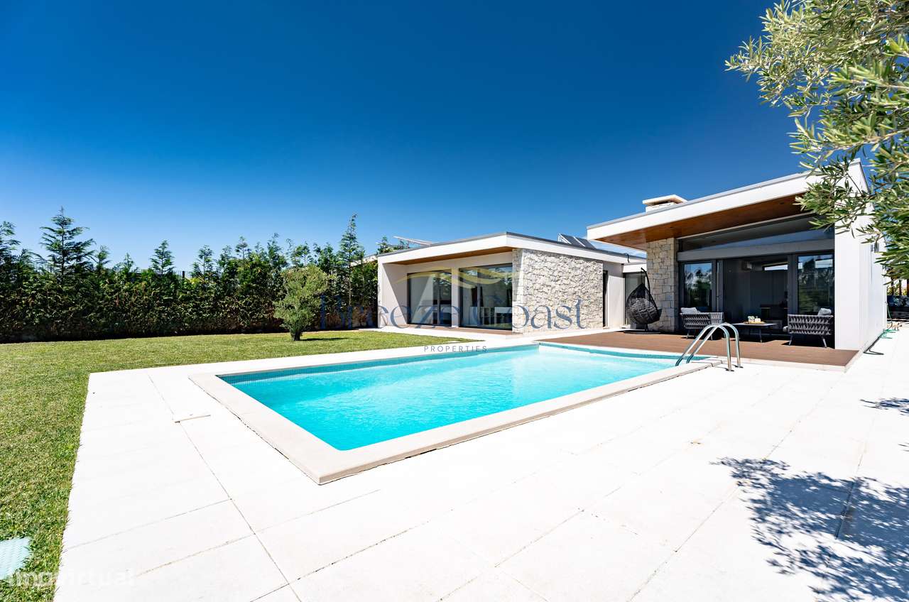 Moradia T4 Contemporânea com Piscina e Vista Desafogada-7