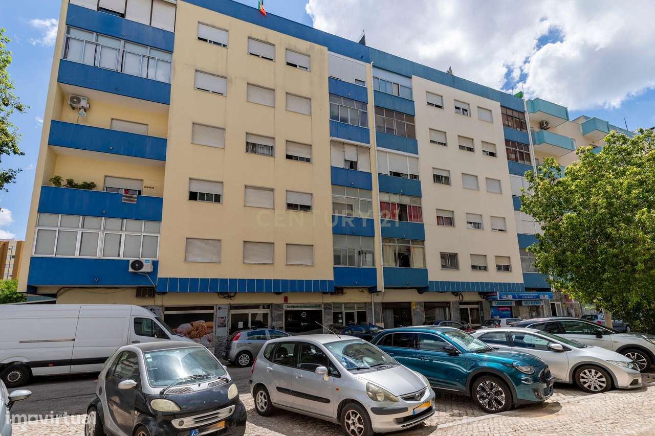 T3 no Bonfim | Localização Privilegiada no Coração de Setúbal-0