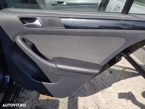 Fata Fete Interioara Usa Usi Portiera Portiere Spate Dreapta VW Jetta 2011 - 2018 - 1