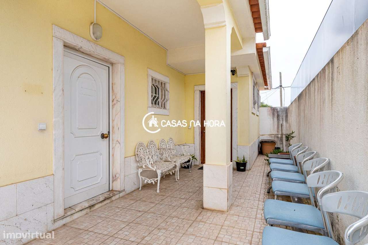 Andar de Moradia  convertida em clínica | Potencial para habitação ...-3