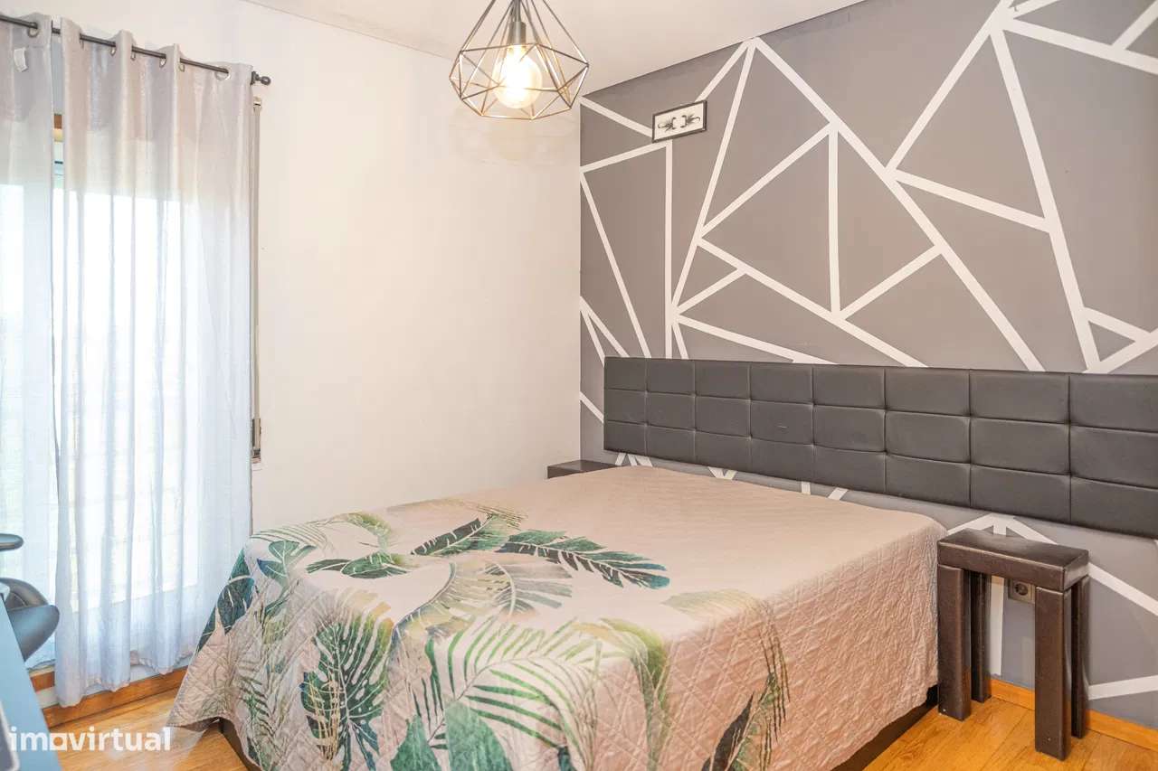 T3 com Suíte | Condomínio Fechado com Piscina | Barcelinhos-18