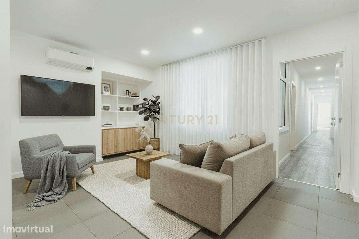 Apartamento T3 com garagem e elevador no centro de Braga - Grande imagem: 2/40