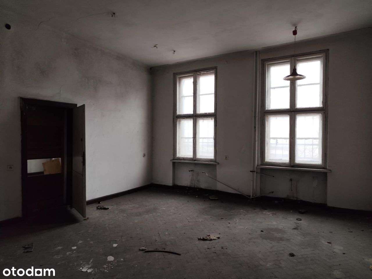 Budynek MIESZKALNO - USŁUGOWY w centrum miasta-11