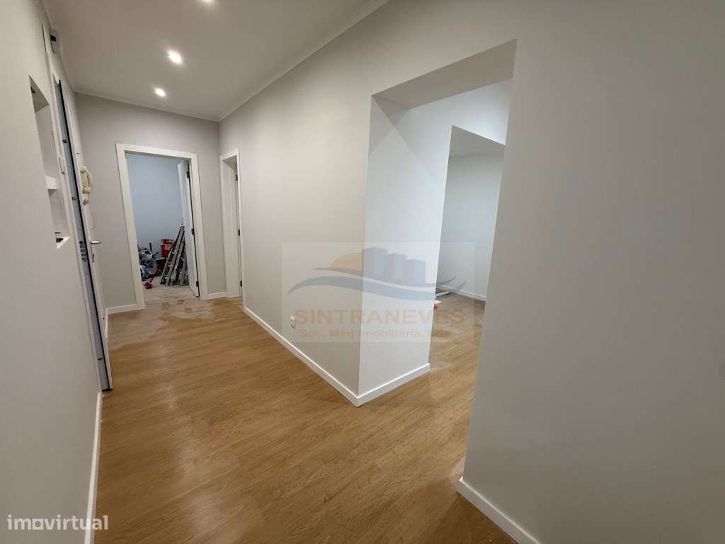 T3 Remodelado na Praça da Igreja - Como Novo, com Quintal e Garanti... - Grande imagem: 4/18