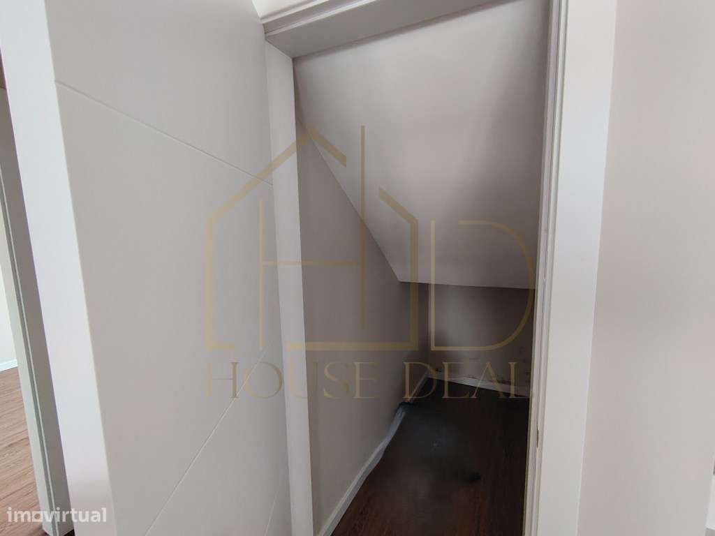 Magnífica Moradia T4 com Garagem e Piscina. Vendas de Azeitão-25