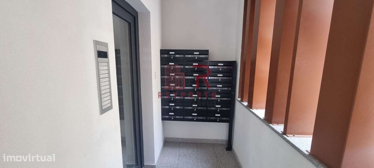 Apartamento T2, Novo, com suite e garagem dupla-25