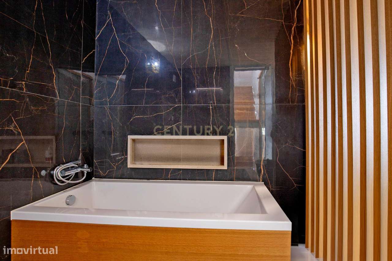 Moradia Contemporânea T3 com Terraço no Coração do Bairro do Troino –-42