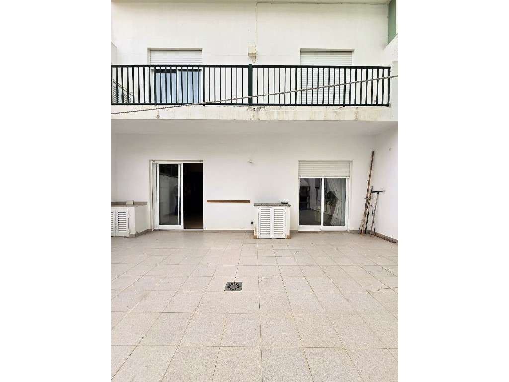 Moradia T4 - centro de Sines-17
