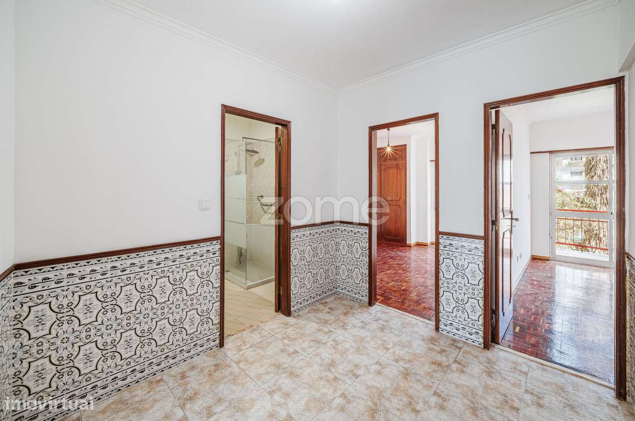 Apartamento T2 na Tapada das Mercês-25