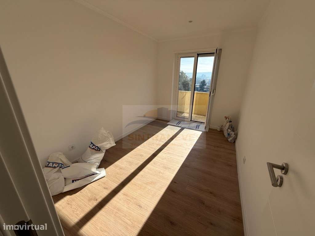 Apartamento T3 Fantástico e Totalmente Remodelado ao Pé da Igreja P...-10