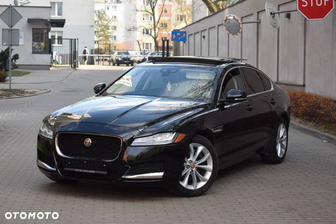 Jaguar XF 2.0 i4D AWD Prestige - 4