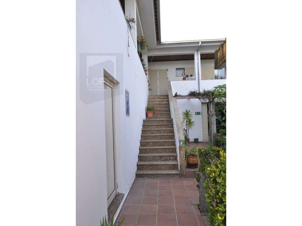 Moradia V4 em Candoso S.Santiago e Mascotelos-37