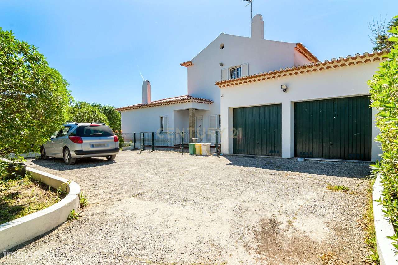 Quinta de 14000m2 com moradia T4 e piscina | Sintra-30