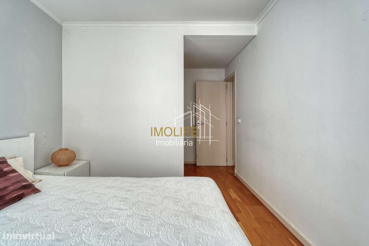 Apartamento T2 com Vista Desafogada em Benfica-26