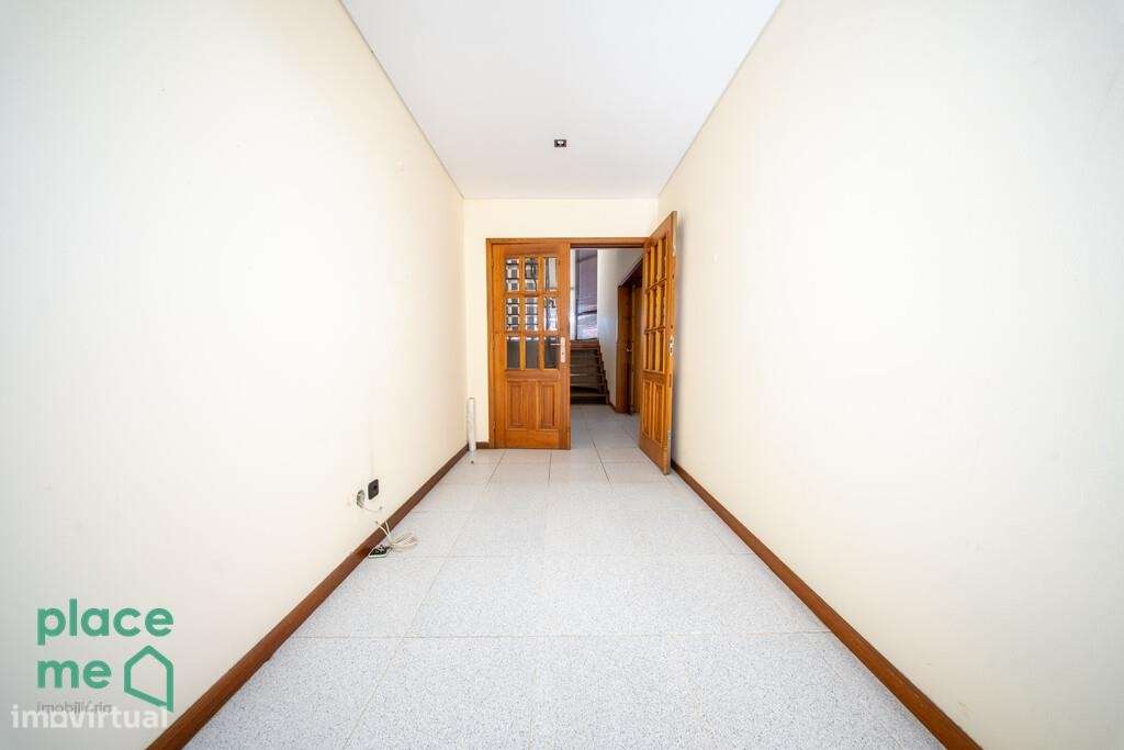 Moradia Individual com mais de 900m2 em Palmeira, Braga-4