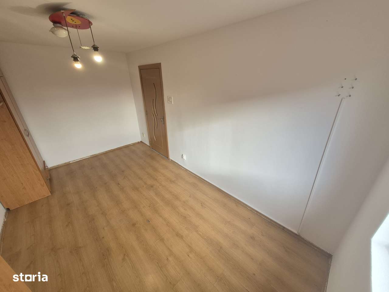 2 Cam-Lipovei-3 Min Iulius Town-55MP-Balcon-Mobilat-Utilat-82.000 Euro-8