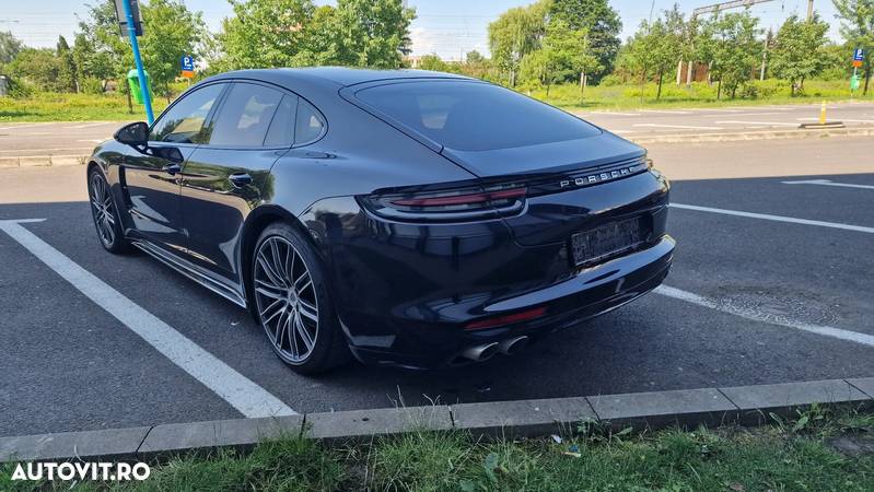 Porsche Panamera - 6