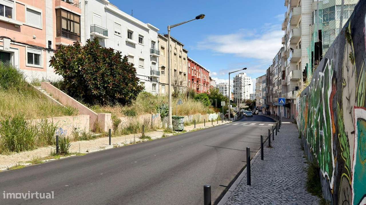 Apartamento T2 para Remodelação, Centro de Almada-27