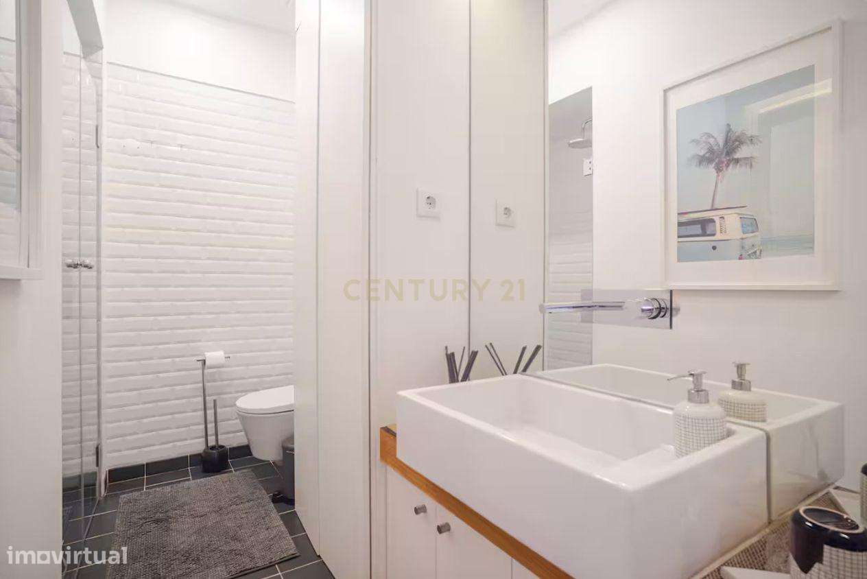 Apartamento T2 renovado na Graça, pronto a habitar ou investir, com fo-7