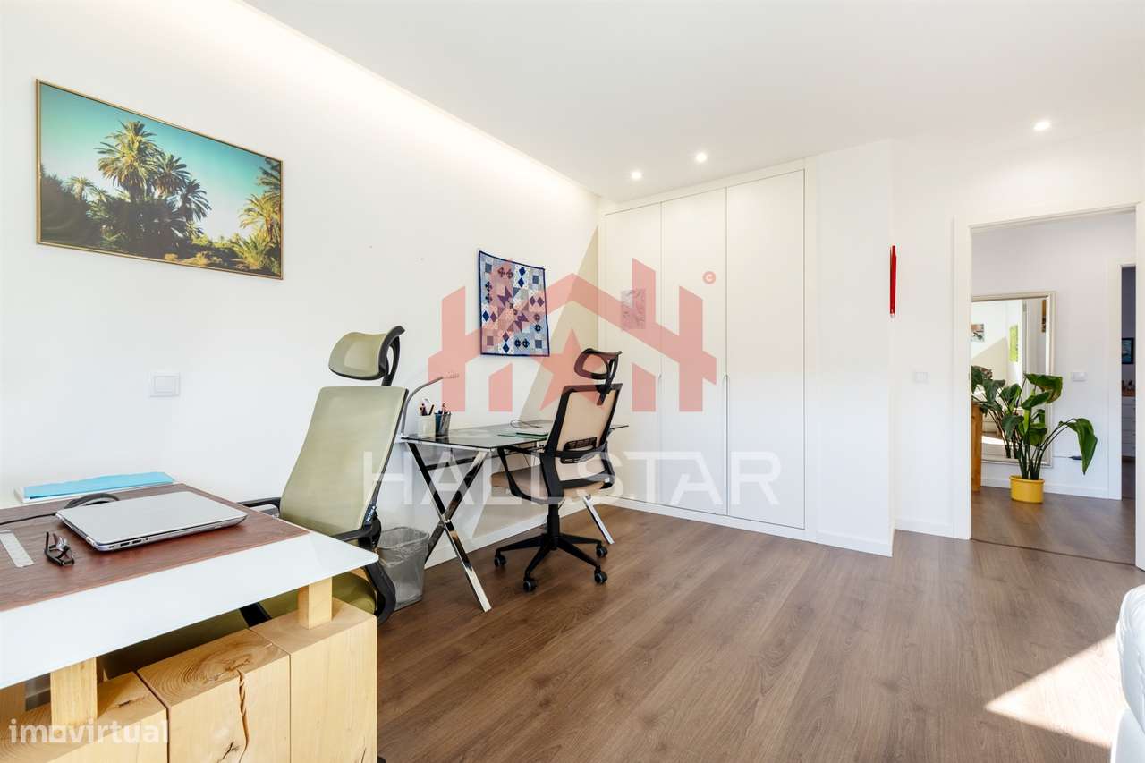 Moradia T4 / Jardim e Garagem / Cela-29