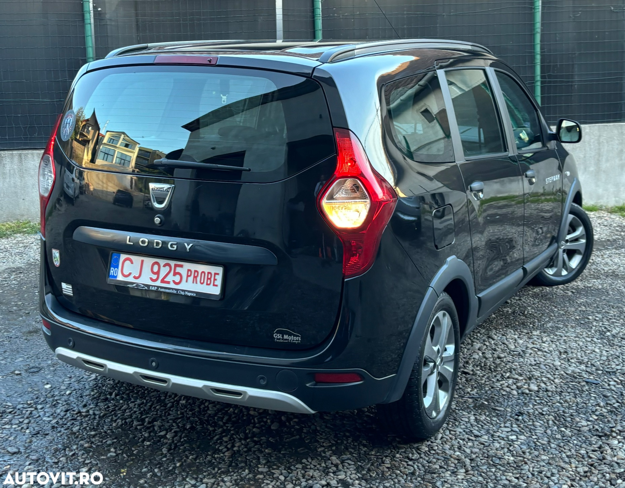 Dacia Lodgy 1.2 TCe Stepway - 4