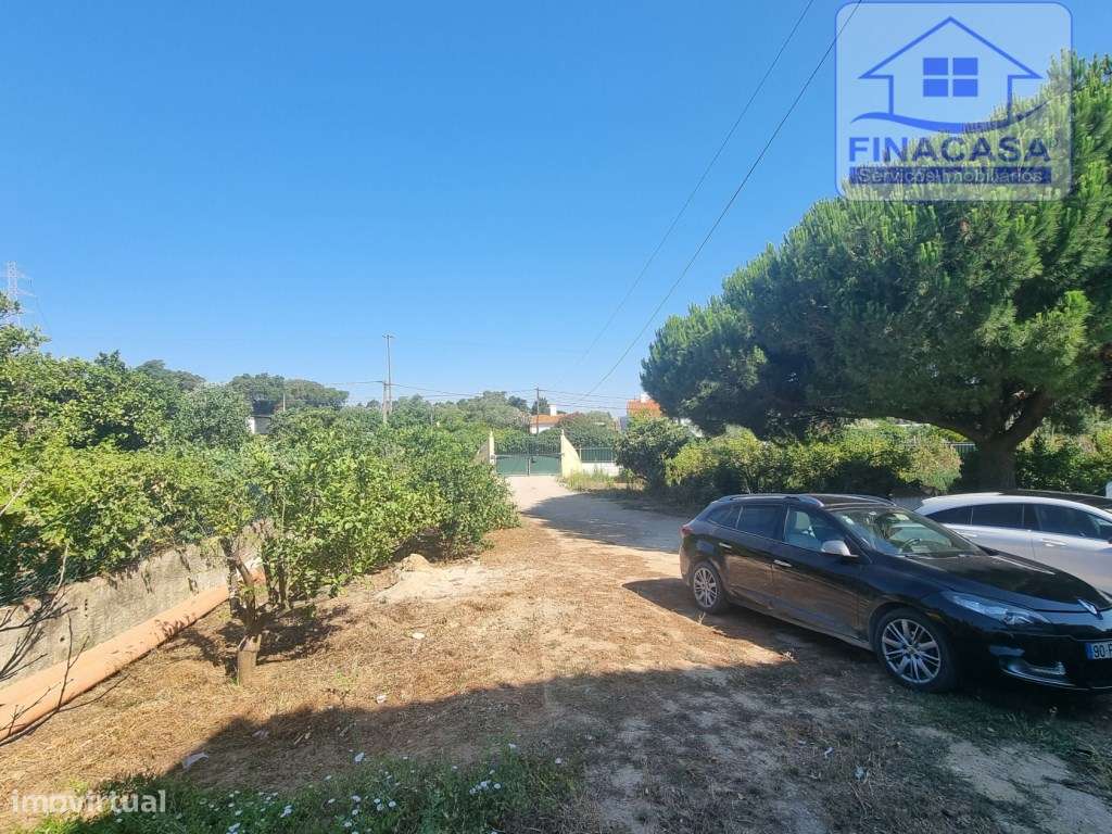 Moradia T4 isolada inserida em terreno com 5000m2 - Camarral (Palmela)-37