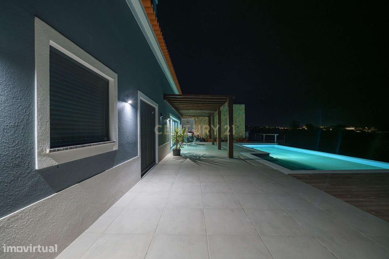 Moradia T4 + anexo T0 | Piscina Infinita | Estuário do Sado-58