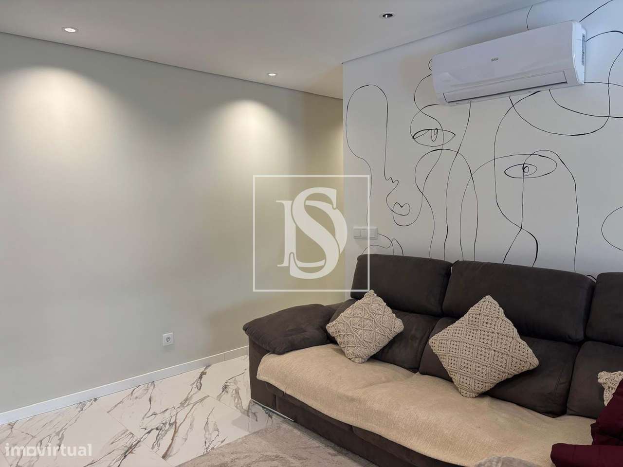 Moradia T3 Térrea Totalmente Remodelada em Vila Fria - Grande imagem: 3/31