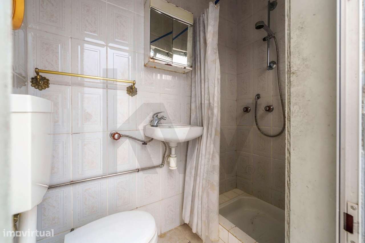 Apartamento T3 com espaço exterior no centro de Vila Real de Santo Ant-31