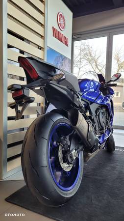 Yamaha R1 - 2