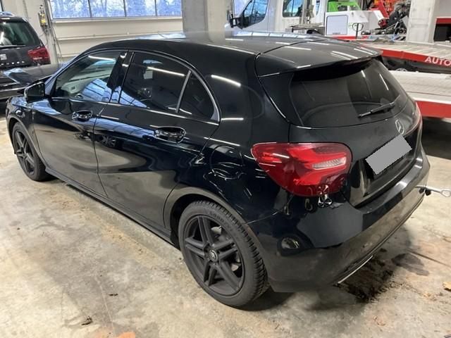 Mercedes-Benz A W176 (2012-) 200 (BlueEFFICIENCY) Urban 2017