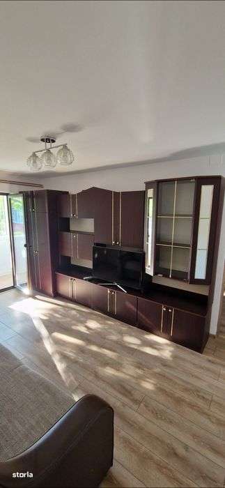 Agentie vinde apartament cu 2 camere, etaj 2, zona Judetean, liceul Az - Imagine principală: 2/8