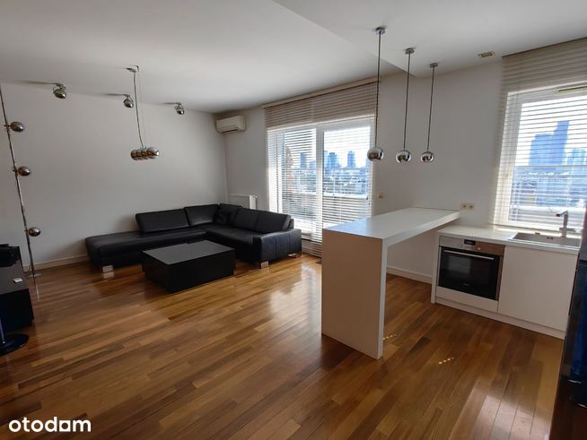 Apartament na ostatnim piętrze z tarasem, Centrum