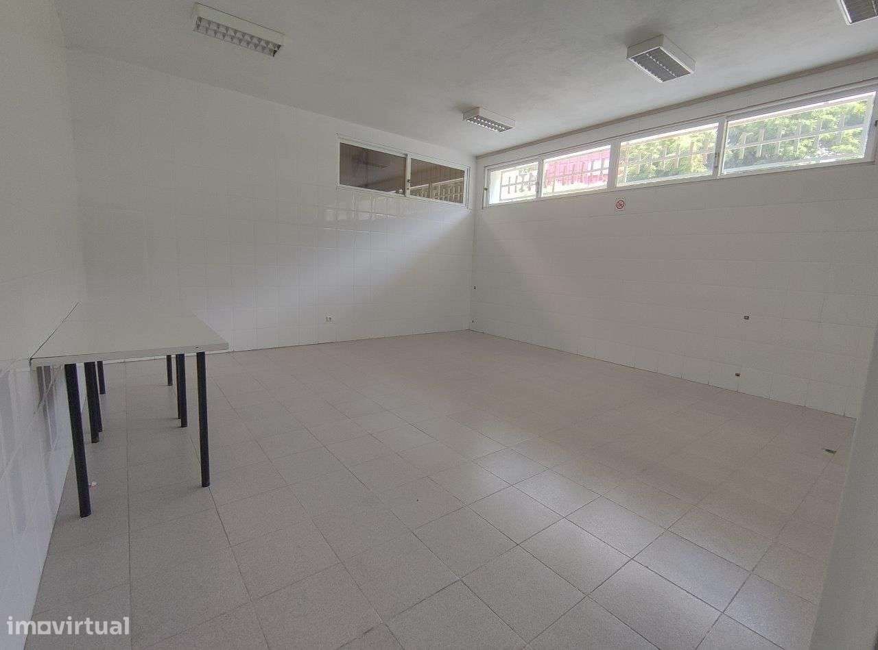 Armazém/fábrica com licenciamento industrial em Castelo de Paiva-13