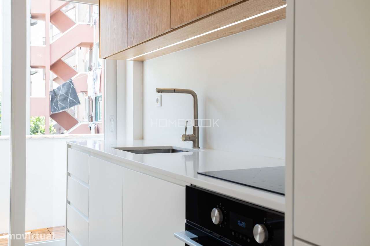 Apartamento T2 renovado na Graça-6