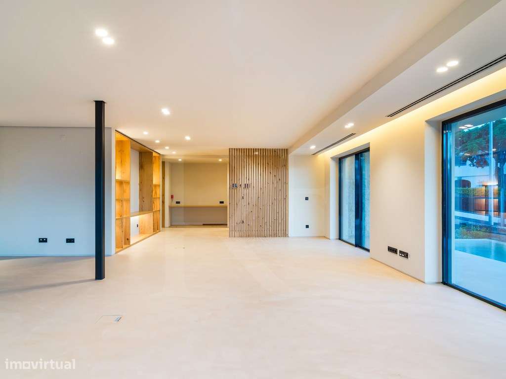 Moradia T5 com acabamentos de luxo e vista panorâmicas sobre a Baia...-4