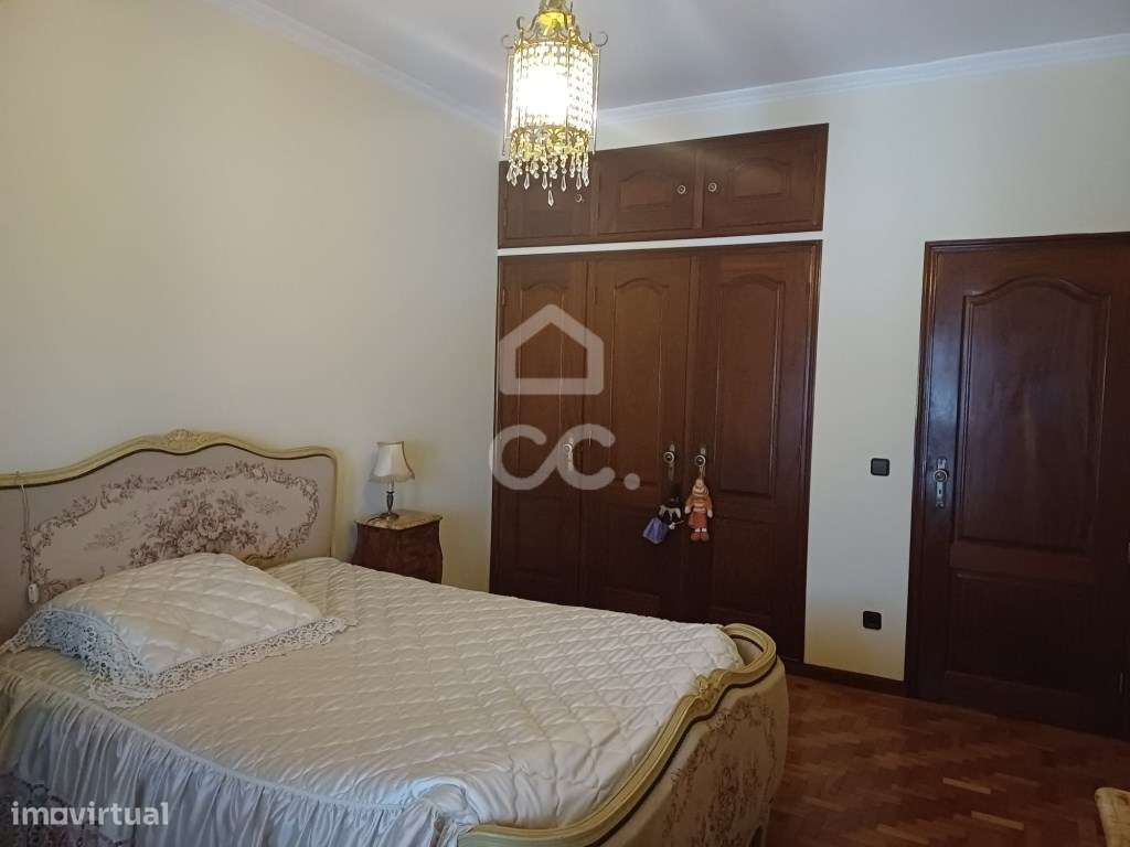 Moradia Bi-familiar T5+T2 em Palmeira, Santo Tirso-14