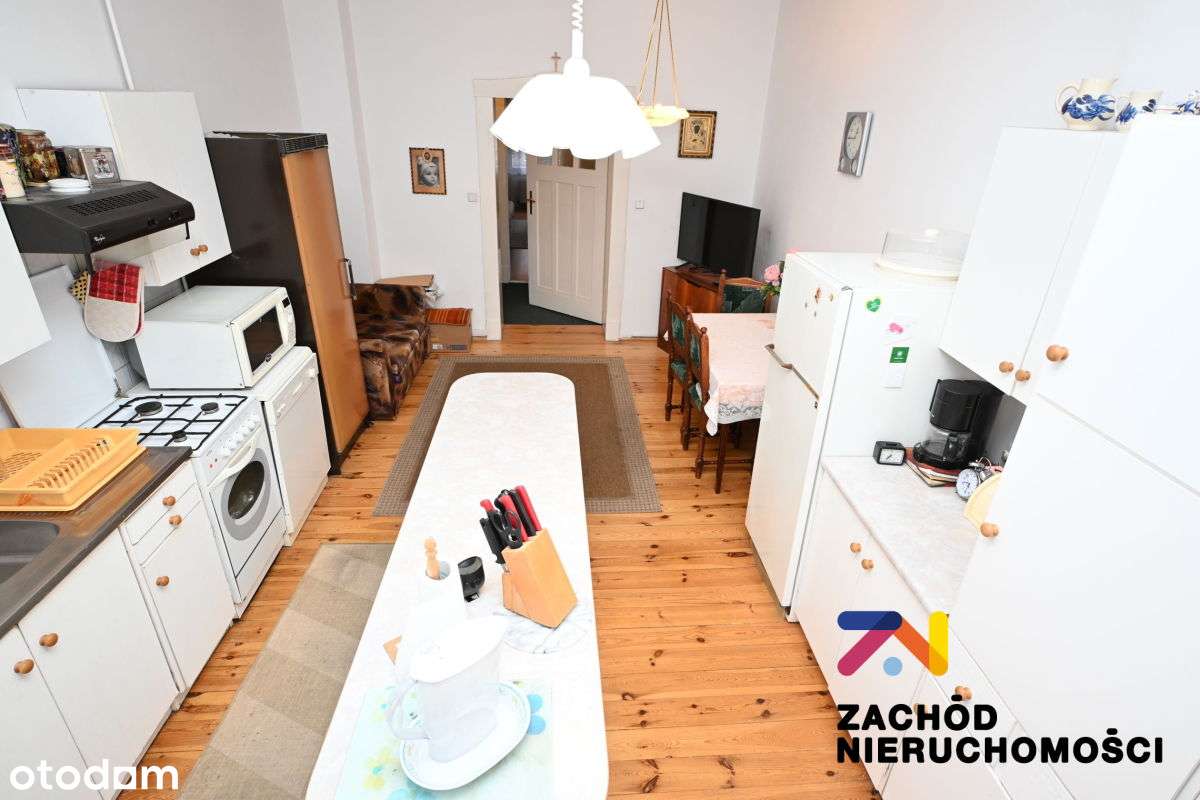 Całe piętro w kamienicy w centrum miasta-9