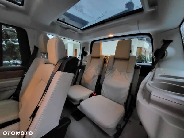 Land Rover Discovery V 3.0 Si6 HSE Luxury - 12